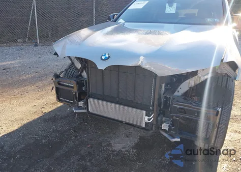 2022 BMW X4 M40I z USA, uszkodzony, nr VIN 5UX43DT01N9L22353